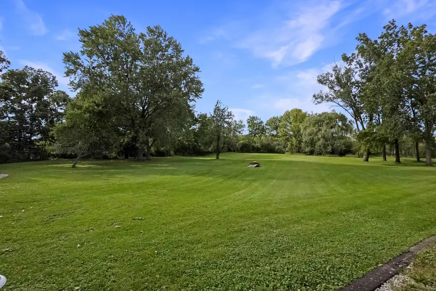 161 Caldwell St, Pewaukee, WI 53072 - #2