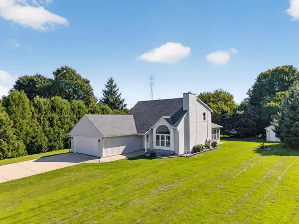 2733 4 1/2 Mile Rd, Caledonia, WI 53402