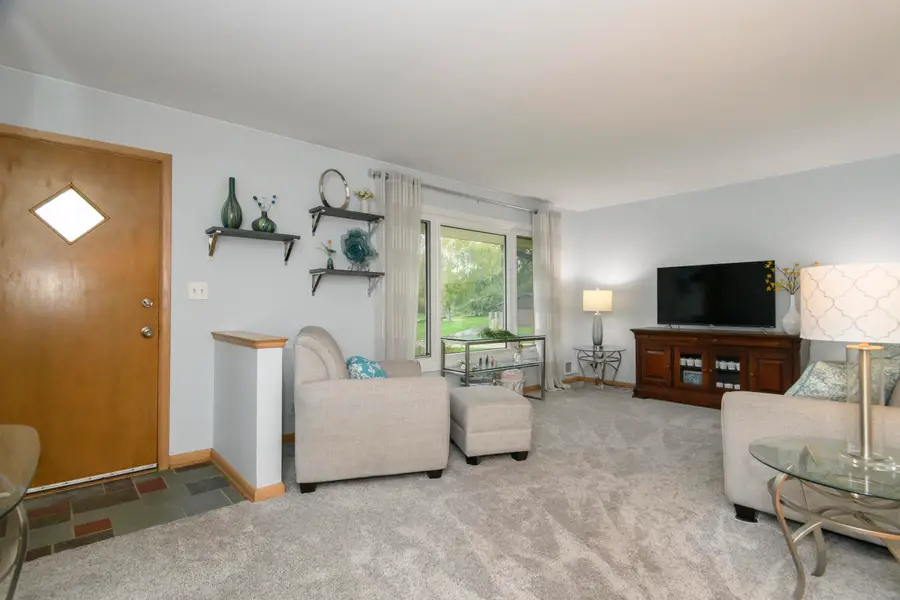 18550 Brookridge Dr, Brookfield, WI 53045 - #2