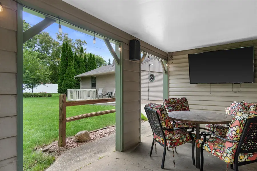 6536 W Burdick Ave, Milwaukee, WI 53219 - #3