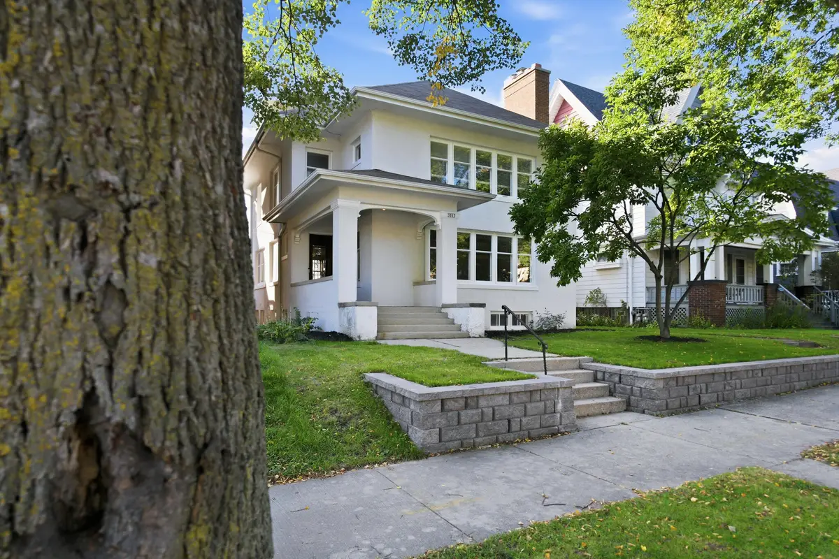 3007 N Farwell Ave, Milwaukee, WI 53211 - #1