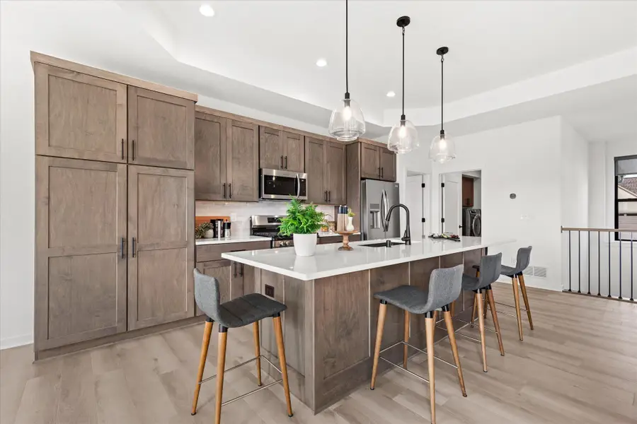 W251N2413 Valleyview Cir, Pewaukee, WI 53072 - #3