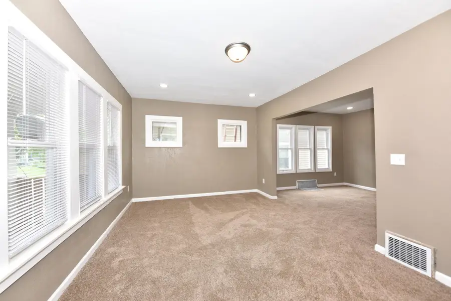 2543 N 37th St, Milwaukee, WI 53210 - #3