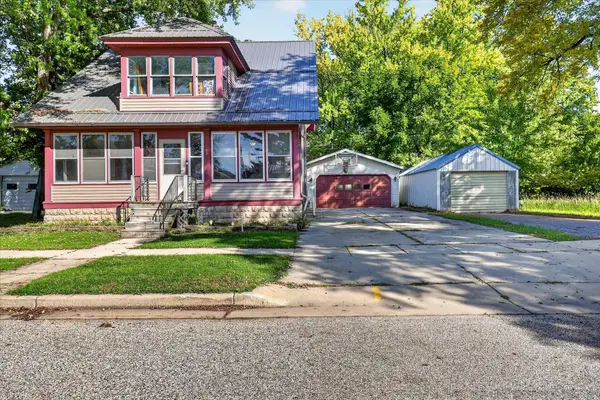 107 E First St, Cambria, WI 53923