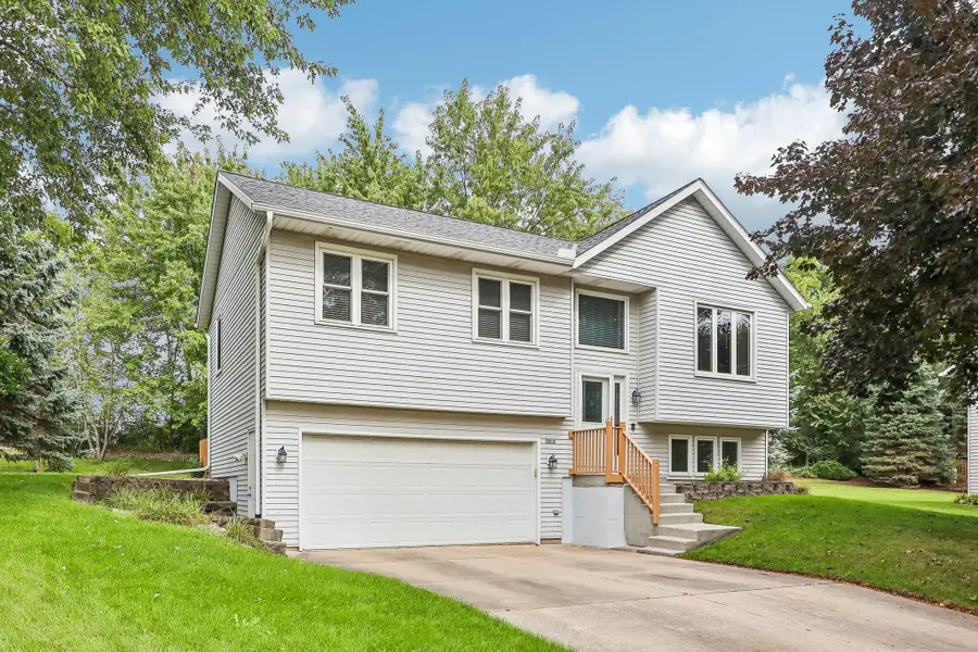 2416 Brentwood Dr, Waukesha, WI 53188 - #3