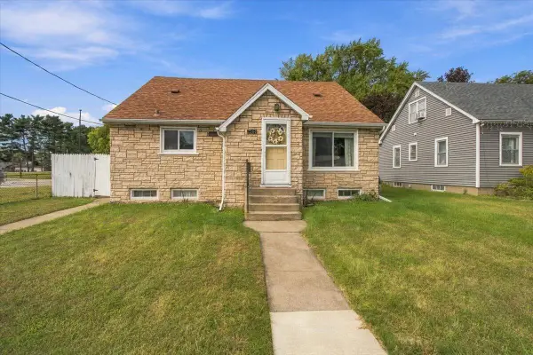 2544 S 16th St, La Crosse, WI 54601