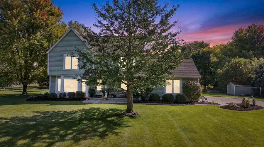 10946 N Sherwood Dr, Mequon, WI 53092 - #2