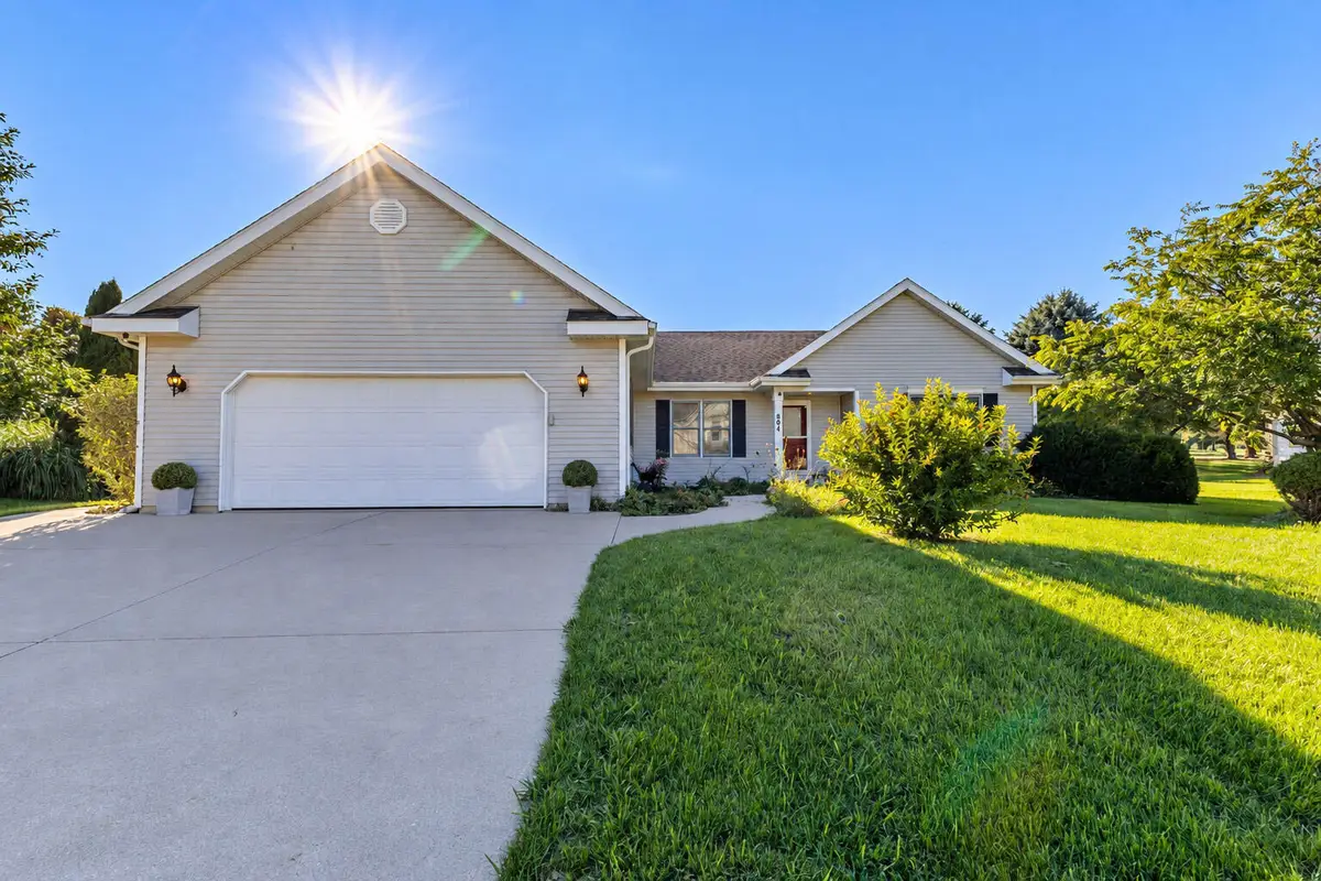 804 Jamesway Dr, Watertown, WI 53098 - #1