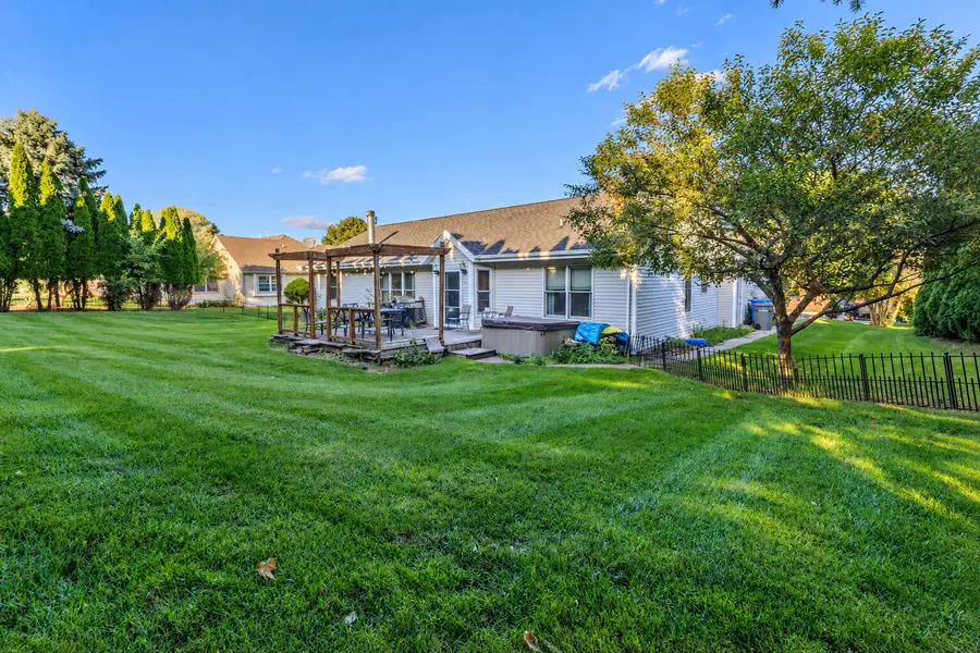 804 Jamesway Dr, Watertown, WI 53098 - #3