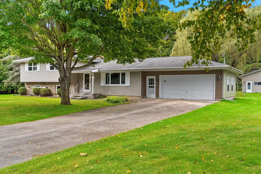 5224 Woodland Dr, Two Rivers, WI 54241 - #2
