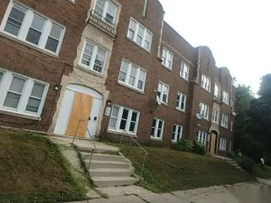 928 W Meinecke Ave, Milwaukee, WI 53206 - #2