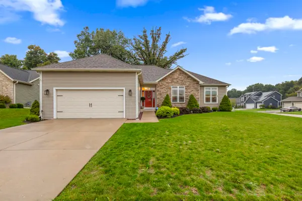 174 N Wild Flower Ln, Elkhorn, WI 53121