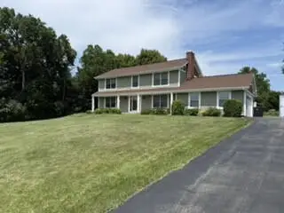 W227S7710 Oakview Dr, Vernon, WI 53103 - #1
