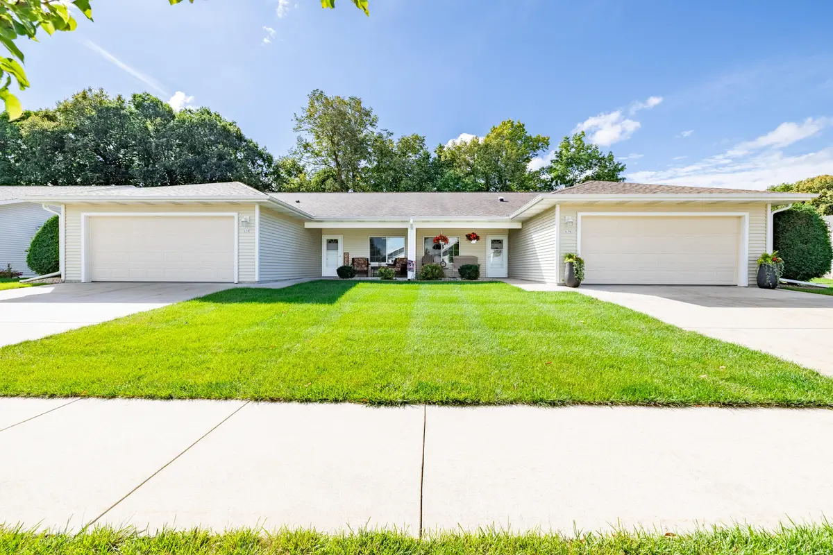 630 Novak St, Hartford, WI 53027 - #1