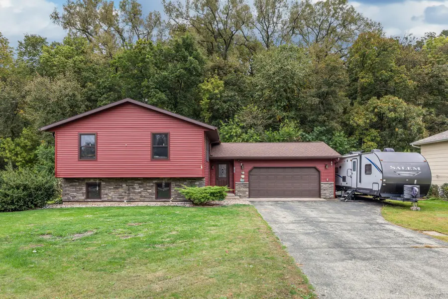 703 Evergreen Dr, Holmen, WI 54636 - #2