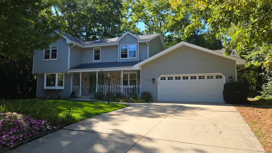 3985 S Stonewood Rd, New Berlin, WI 53151 - #2