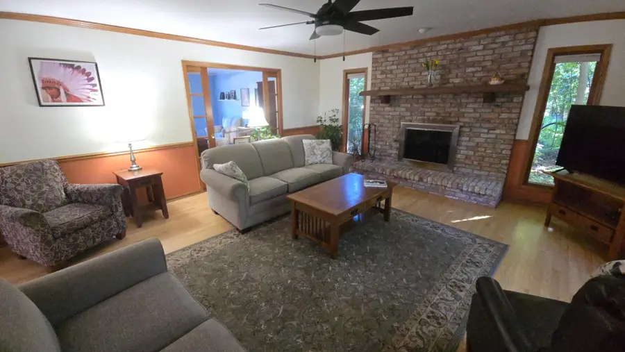 3985 S Stonewood Rd, New Berlin, WI 53151 - #3