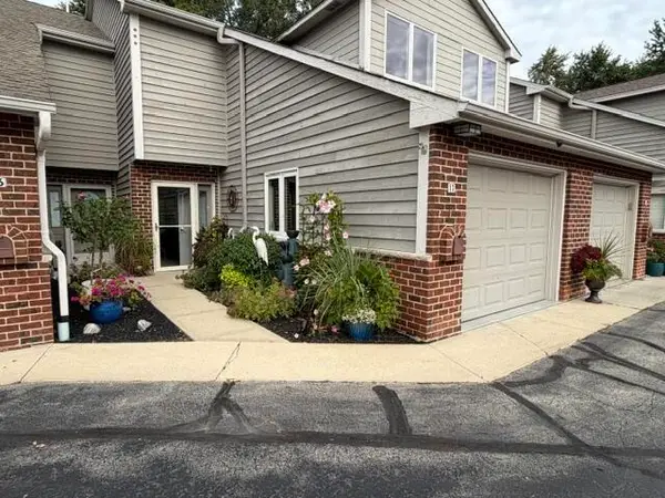 240 Marina Ct, Waterford, WI 53185