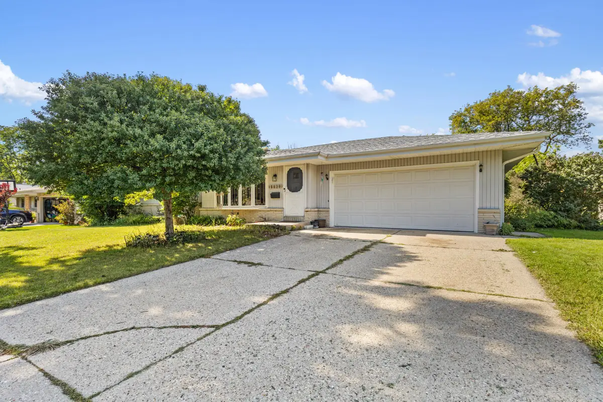 5830 Lakeview Dr, Greendale, WI 53219 - #1