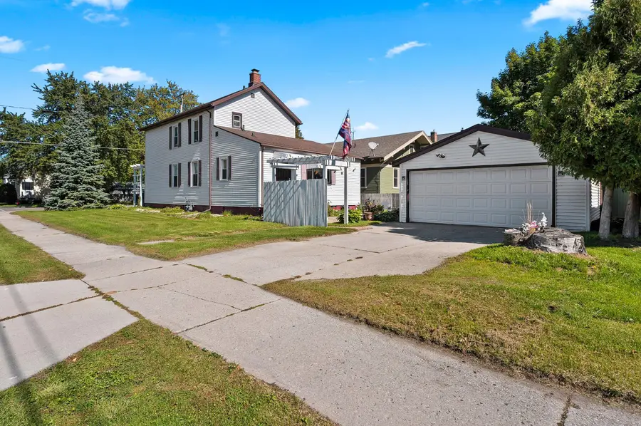 1319 Marshall St, Manitowoc, WI 54220 - #2
