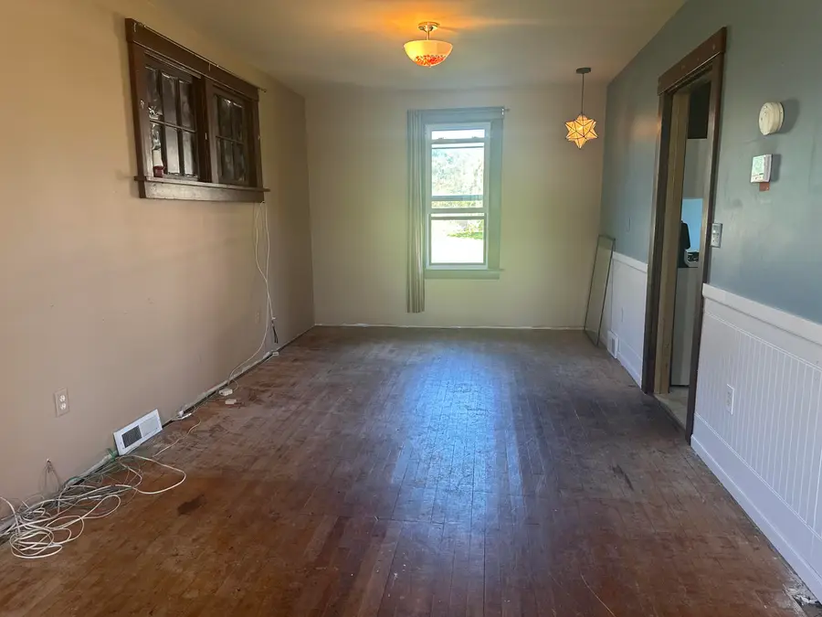532 Leavens Ave, Sheboygan Falls, WI 53085 - #3