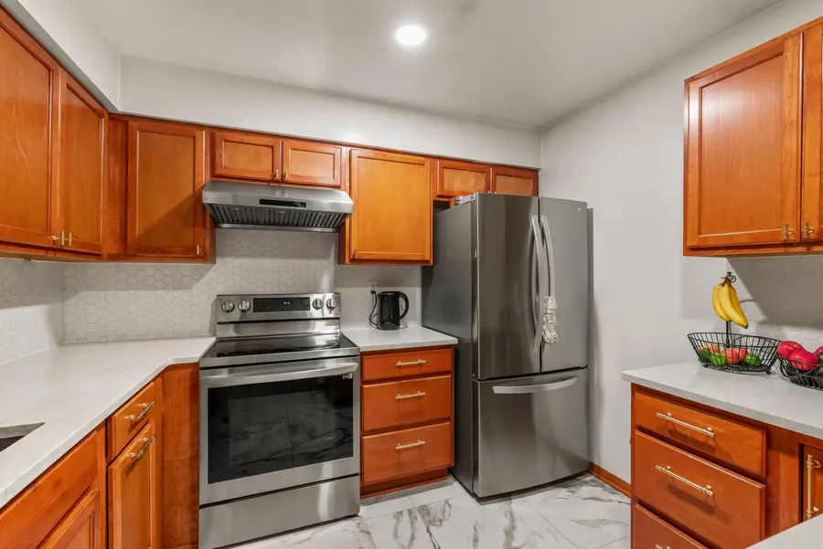 1818 E Shorewood Blvd, Shorewood, WI 53211 - #3