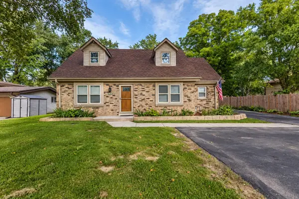 10166 S Nicholson Rd, Oak Creek, WI 53154