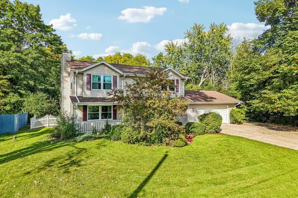 28604 Burma Ln, Waterford, WI 53185
