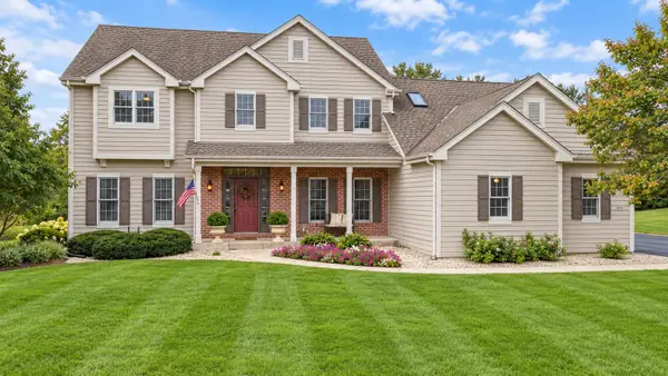 11235 N Westwood Cir, Mequon, WI 53097