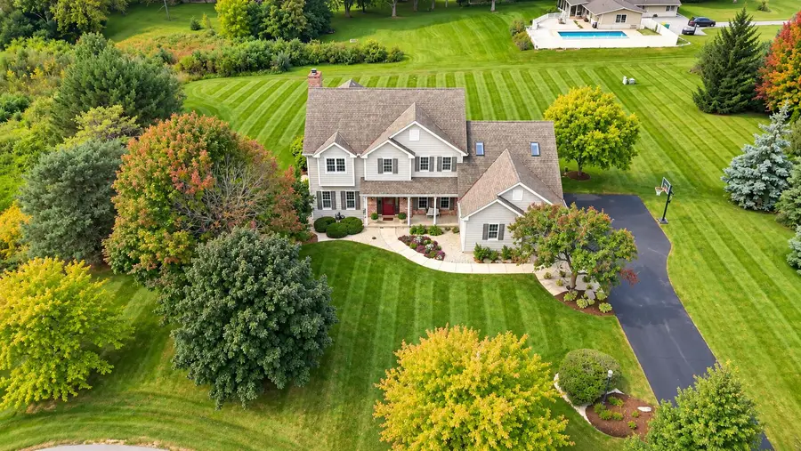 11235 N Westwood Cir, Mequon, WI 53097 - #2