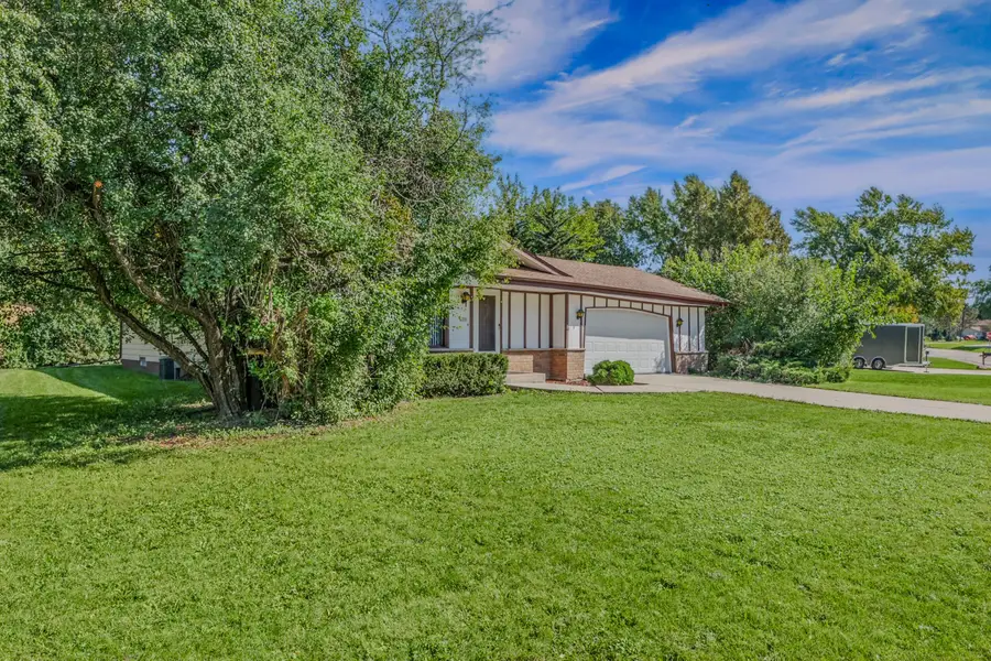 2330 S Brookside Pkwy, New Berlin, WI 53151 - #3