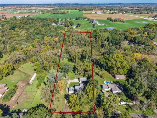 S106W20110 N Shore Dr, Muskego, WI 53150