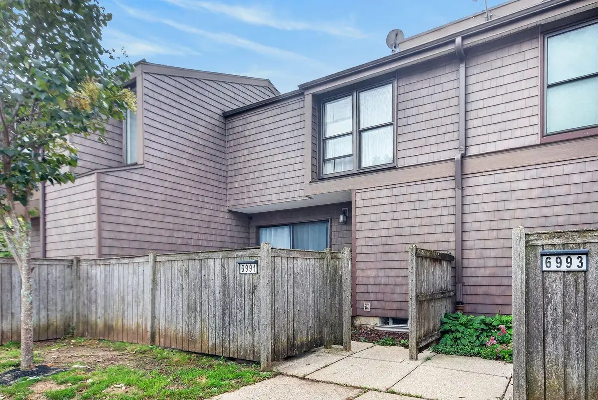 6991 W Glenbrook Rd, Milwaukee, WI 53223 - #1