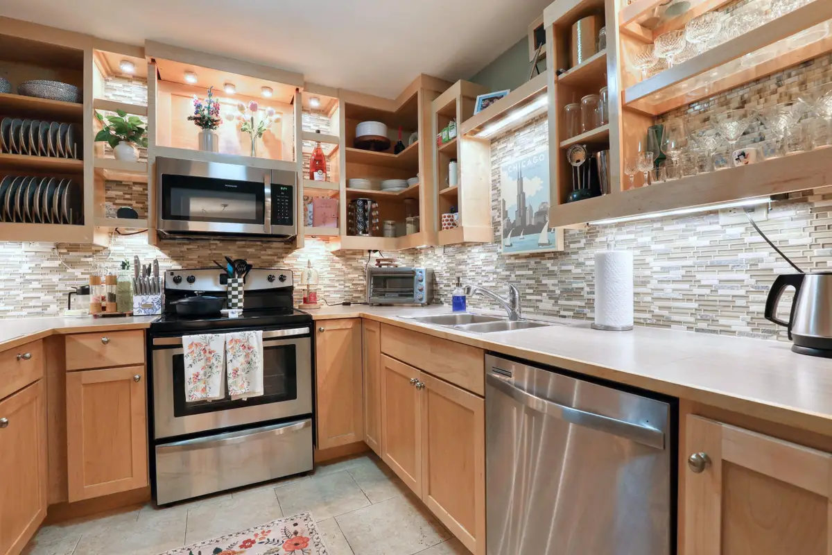 5200 S Tuckaway Blvd, Milwaukee, WI 53221 - #1