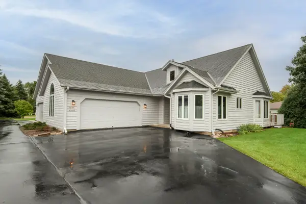 W156N5486 Bette Dr, Menomonee Falls, WI 53051