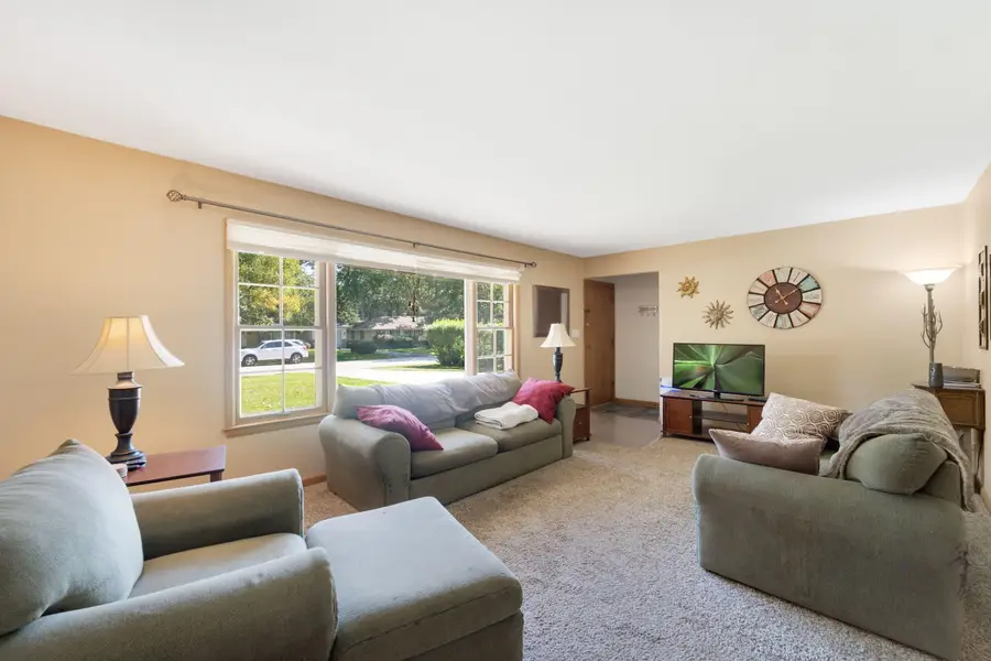 5937 N Sidney Pl, Glendale, WI 53209 - #2