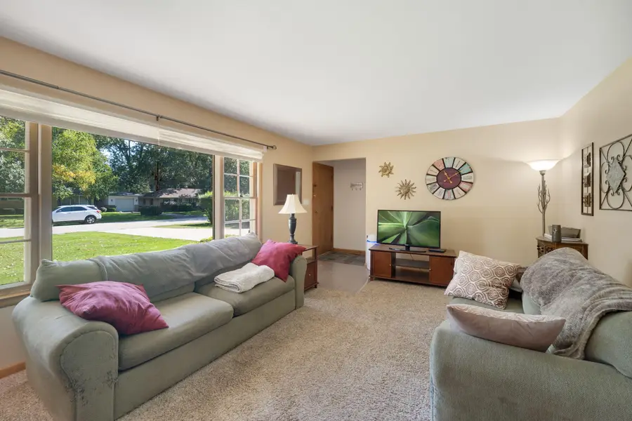 5937 N Sidney Pl, Glendale, WI 53209 - #3