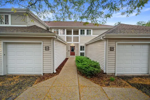 779 W Puetz Rd, Oak Creek, WI 53154