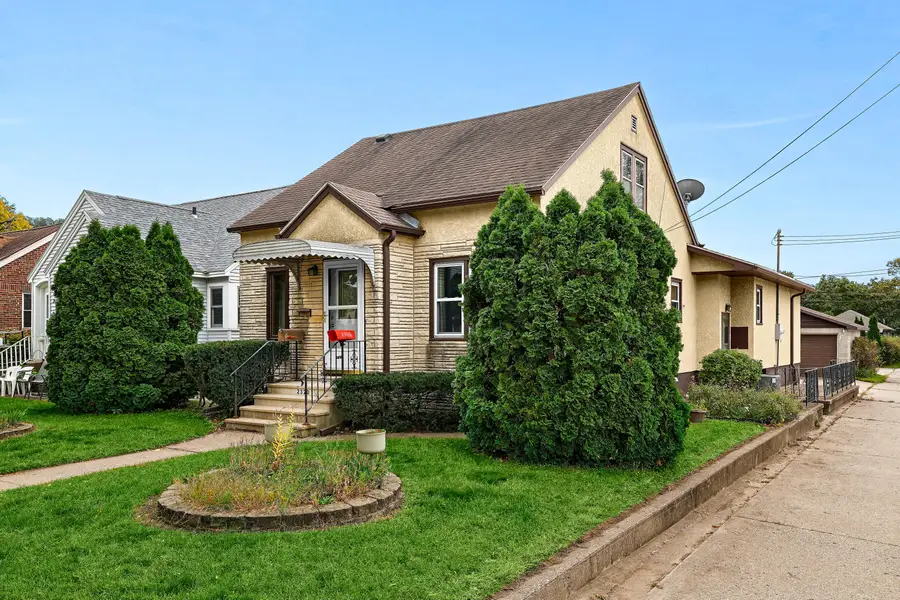 2320 Madison St, La Crosse, WI 54601 - #2