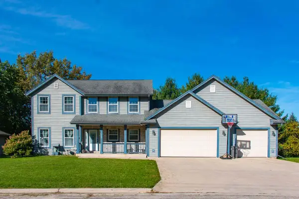 1240 N Water St, Watertown, WI 53098