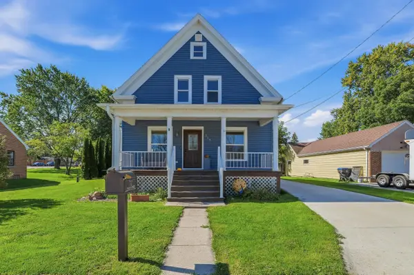 717 Madison Ave, Howards Grove, WI 53083