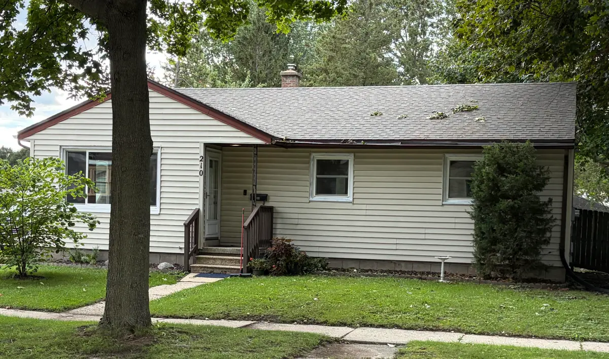 210 N Monroe St, Watertown, WI 53094 - #1