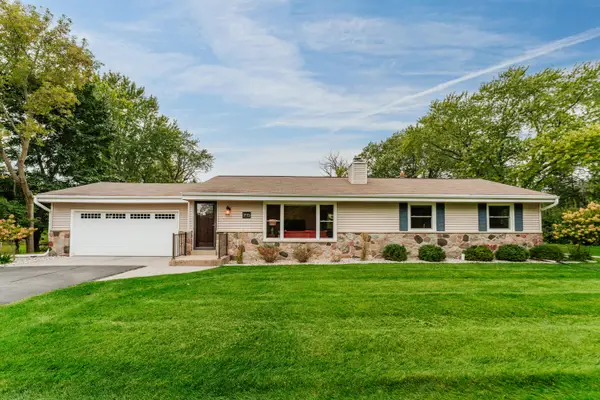 3035 Pilgrim Rd, Brookfield, WI 53005