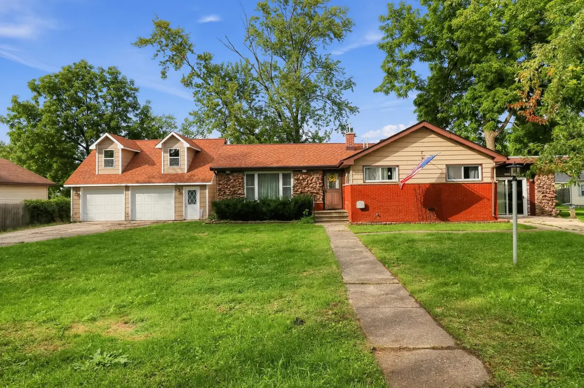 24908 69th St, Paddock Lake, WI 53168 - #1