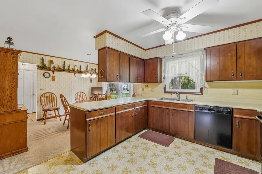 611 River Dr, Mayville, WI 53050 - #3