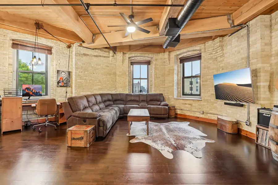 1818 N Water St, Milwaukee, WI 53202 - #3