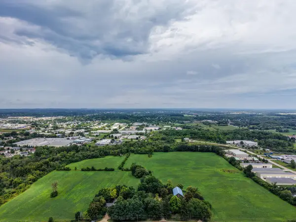 480 E Rusco Dr, West Bend, WI 53095