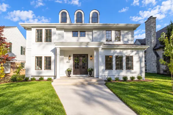 4840 N Larkin St, Whitefish Bay, WI 53217