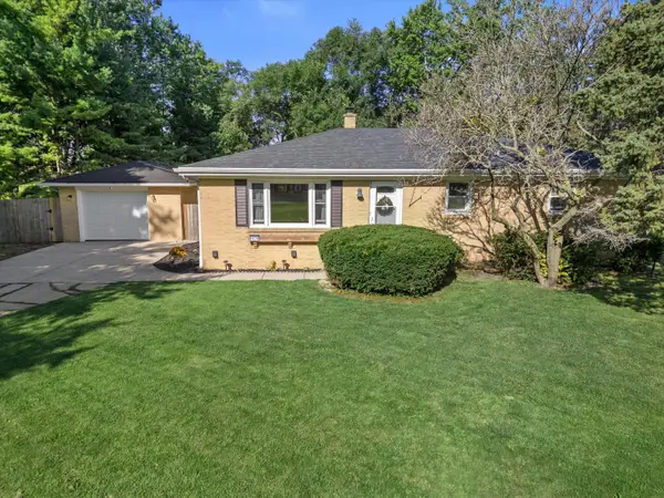 1408 Meadowlane Ave, Mount Pleasant, WI 53406