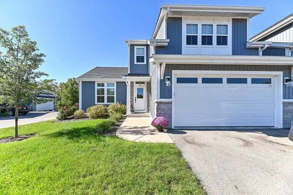 405 Falcon Ridge Dr, Burlington, WI 53105
